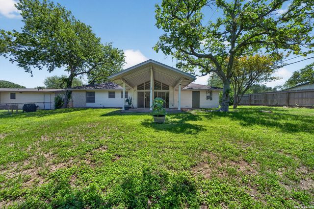 851 BOULDER DR, Universal City, TX 78148