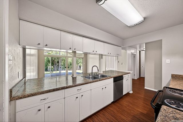 851 BOULDER DR, Universal City, TX 78148