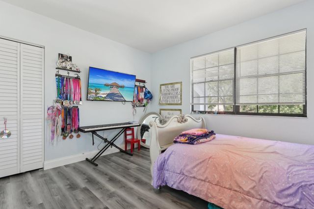 1943 Hartford Way, Coral Springs, FL 33071