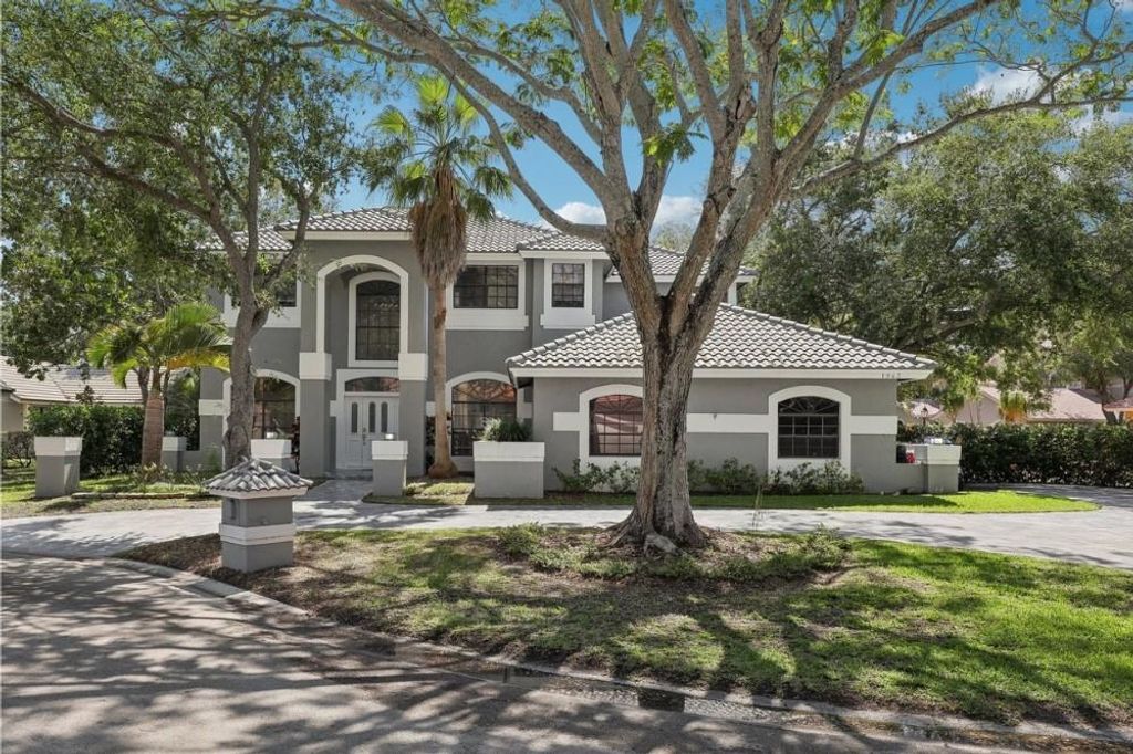 1943 Hartford Way, Coral Springs, FL 33071