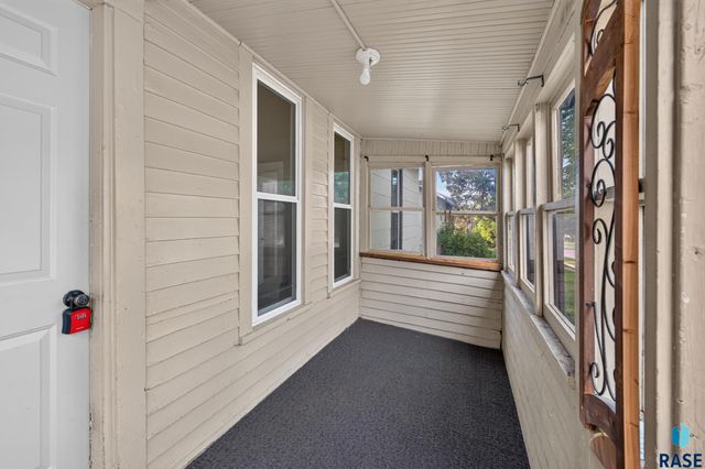 1902 S Spring Ave Avenue, Sioux Falls, SD 57105