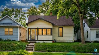 1902 S Spring Ave Avenue, Sioux Falls, SD 57105