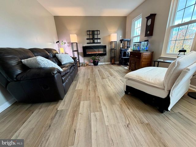 2730 WOODMONT DR, York, PA 17404