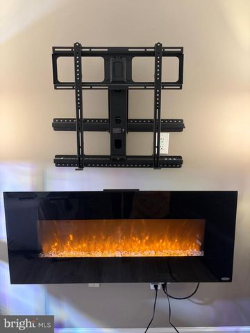 2730 WOODMONT DR, York, PA 17404