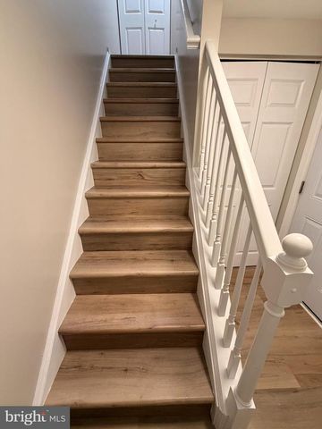 2730 WOODMONT DR, York, PA 17404