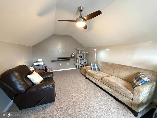 2730 WOODMONT DR, York, PA 17404