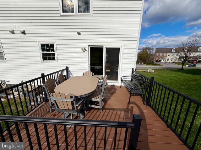 2730 WOODMONT DR, York, PA 17404