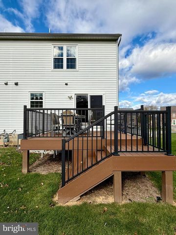 2730 WOODMONT DR, York, PA 17404