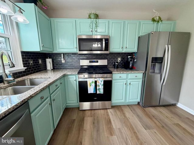 2730 WOODMONT DR, York, PA 17404