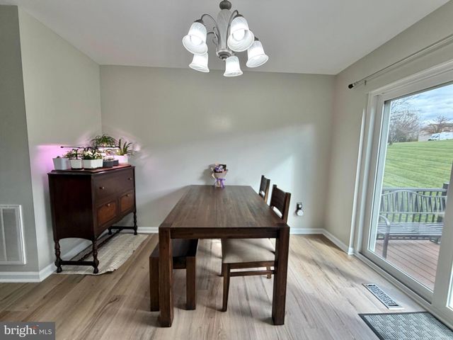 2730 WOODMONT DR, York, PA 17404