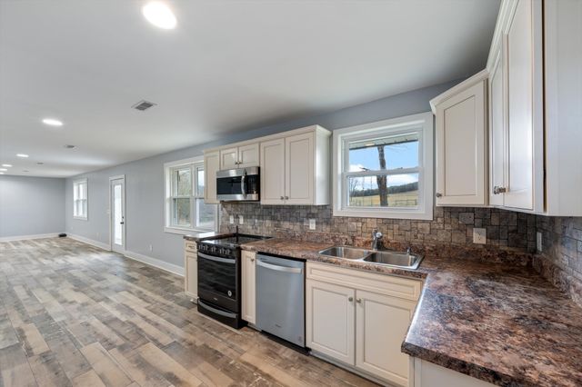 990 Norton Branch Rd, Beechgrove, TN 37018