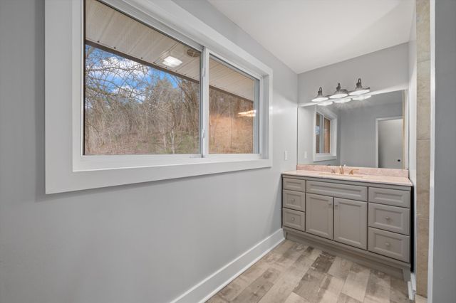 990 Norton Branch Rd, Beechgrove, TN 37018