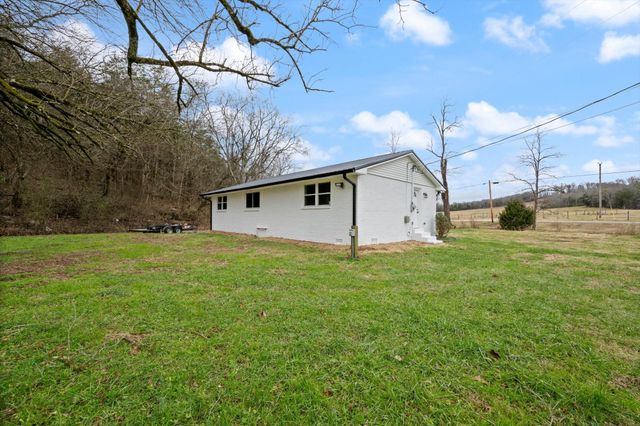 990 Norton Branch Rd, Beechgrove, TN 37018