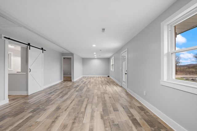 990 Norton Branch Rd, Beechgrove, TN 37018