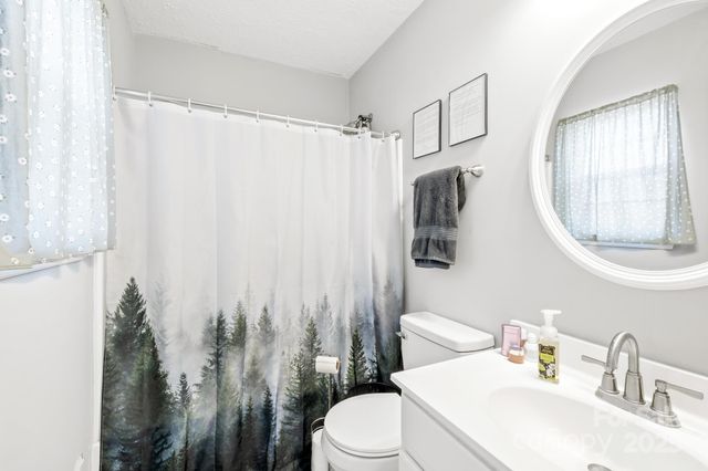 104 Single Oak Drive, Troutman, NC 28166