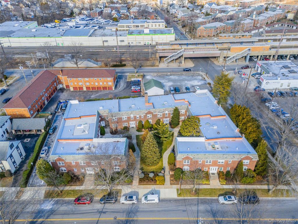 43 floral blvd 1C, Floral Park, NY 11001