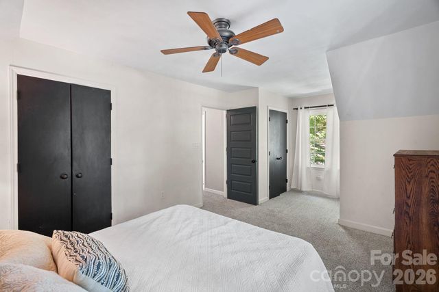817 Bent Wood Court, Matthews, NC 28105