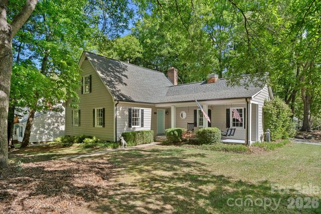 817 Bent Wood Court, Matthews, NC 28105