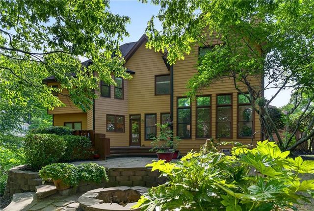 3744 Thunder Way NE, Marietta, GA 30066