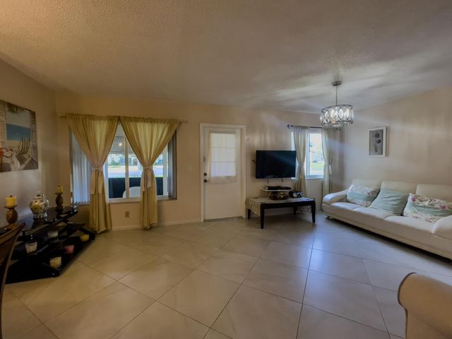 309 Pine Ridge Circle A-1, Greenacres, FL 33463