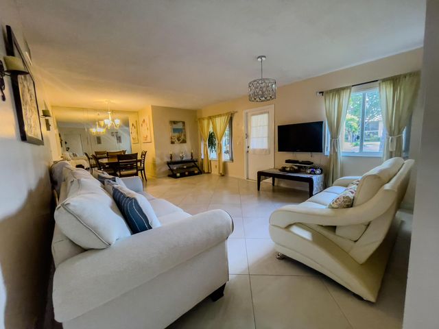 309 Pine Ridge Circle A-1, Greenacres, FL 33463