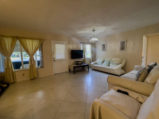 309 Pine Ridge Circle A-1, Greenacres, FL 33463