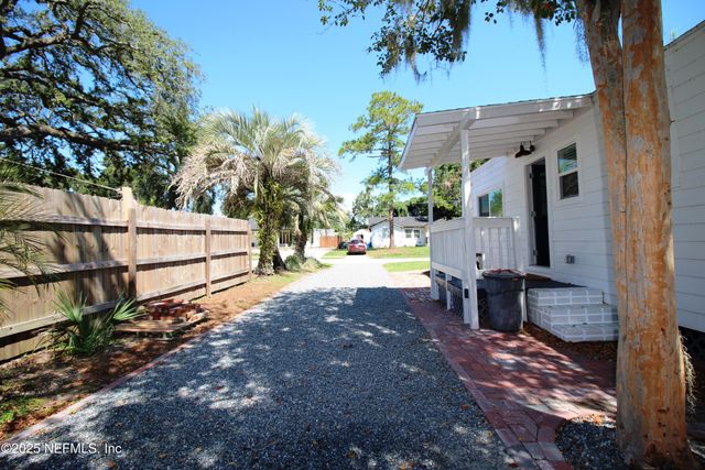 4702 CEDARWOOD Road, Jacksonville, FL 32210