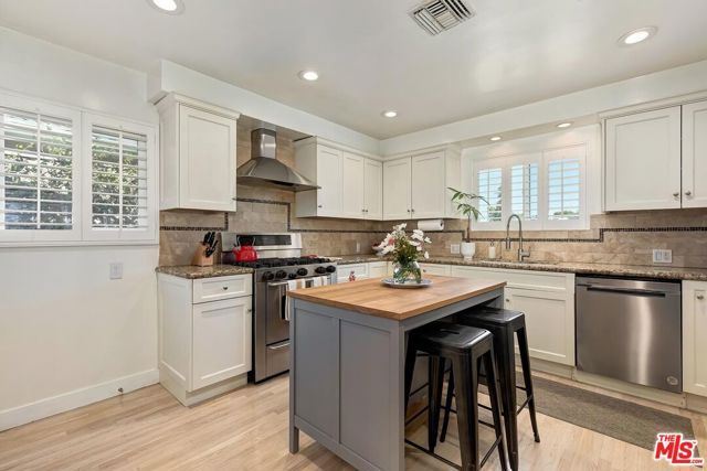 5853 Natick Avenue, Los Angeles, CA 91411