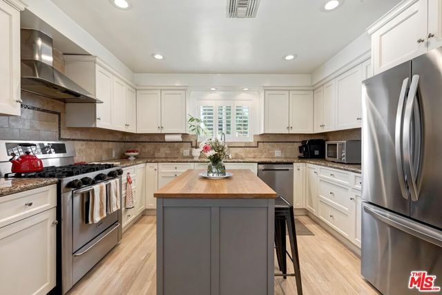 5853 Natick Avenue, Los Angeles, CA 91411