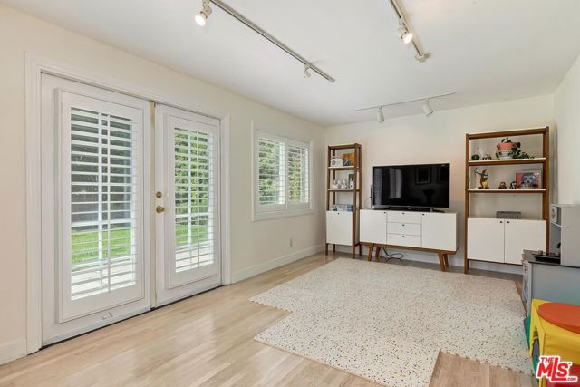 5853 Natick Avenue, Los Angeles, CA 91411