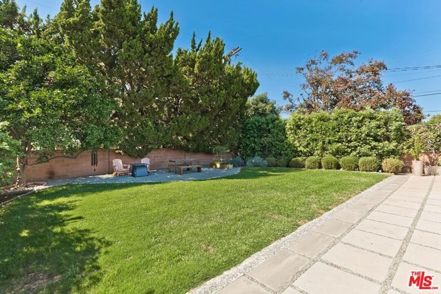 5853 Natick Avenue, Los Angeles, CA 91411