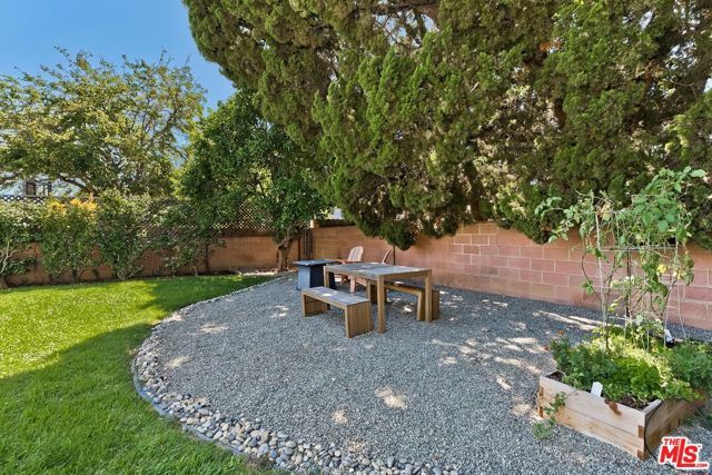 5853 Natick Avenue, Los Angeles, CA 91411
