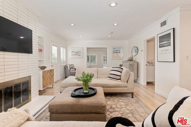 5853 Natick Avenue, Los Angeles, CA 91411