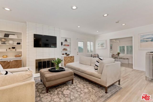 5853 Natick Avenue, Los Angeles, CA 91411