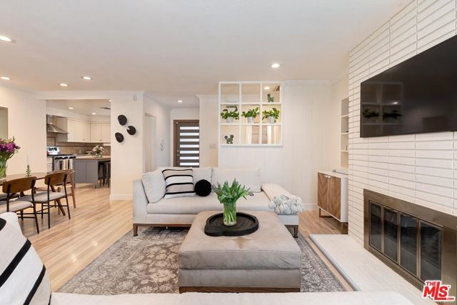 5853 Natick Avenue, Los Angeles, CA 91411