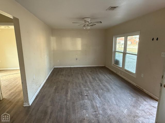 106 S 15th Avenue, Paragould, AR 72450