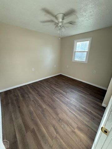 106 S 15th Avenue, Paragould, AR 72450