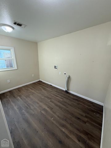 106 S 15th Avenue, Paragould, AR 72450