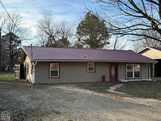 106 S 15th Avenue, Paragould, AR 72450