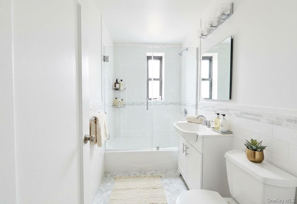 3840 Greystone Avenue 5M, Bronx, NY 10463 — photo 5