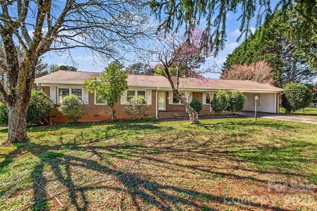 1388 Smith Farm Road, Lincolnton, NC 28092