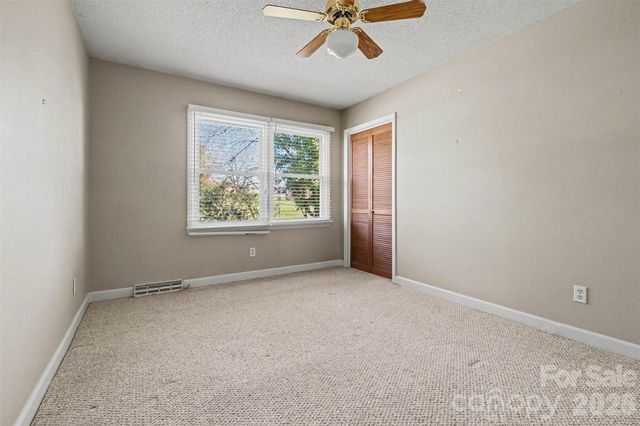 1388 Smith Farm Road, Lincolnton, NC 28092