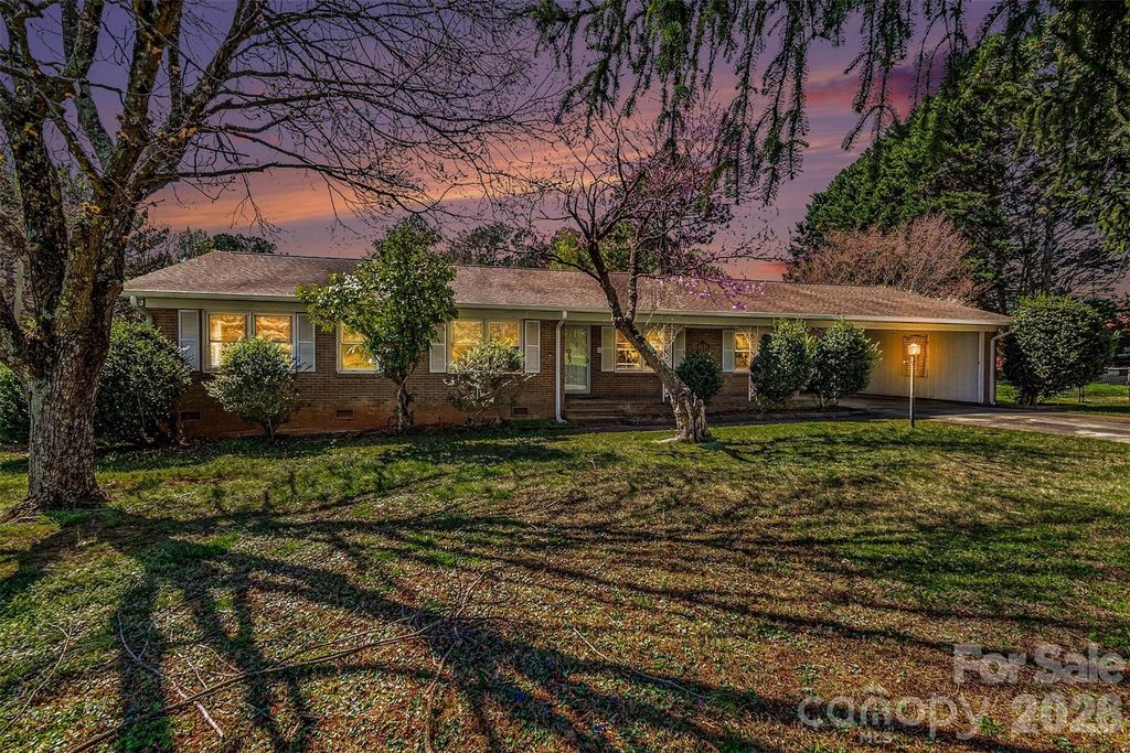 1388 Smith Farm Road, Lincolnton, NC 28092