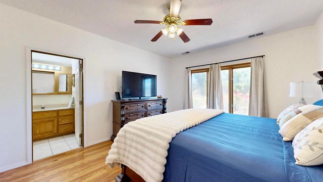 30 Bennett Road, Los Lunas, NM 87031
