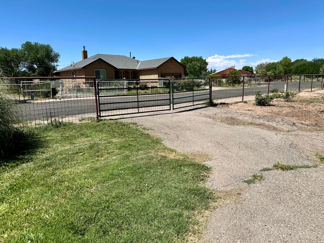 30 Bennett Road, Los Lunas, NM 87031