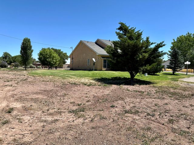 30 Bennett Road, Los Lunas, NM 87031