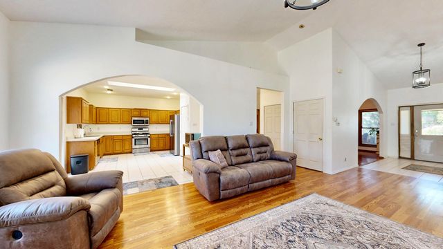 30 Bennett Road, Los Lunas, NM 87031