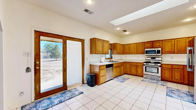 30 Bennett Road, Los Lunas, NM 87031