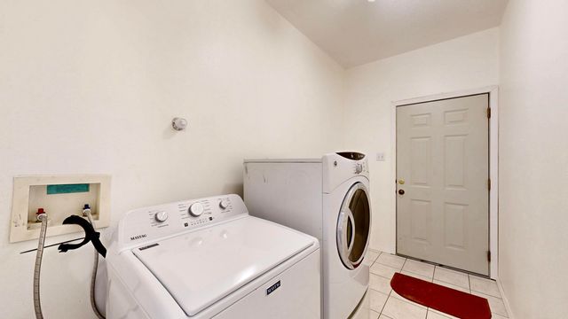 30 Bennett Road, Los Lunas, NM 87031
