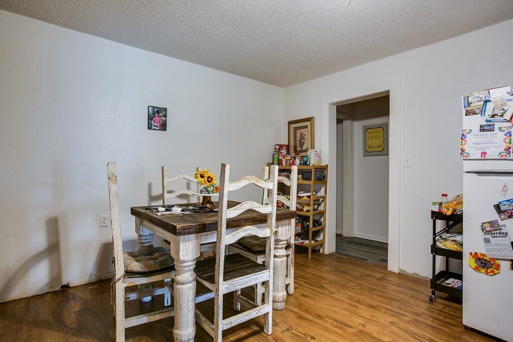 Image 3 of property listing at 911 N 6th St, Ballinger, TX 76821